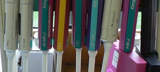 How to use pipettes and micropipettes